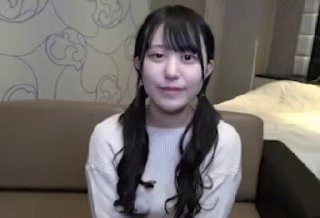 骚气美少妇，自己一个人直播自慰大黑牛，刺激各种喷，大蝴蝶一览全景蝴蝶逼